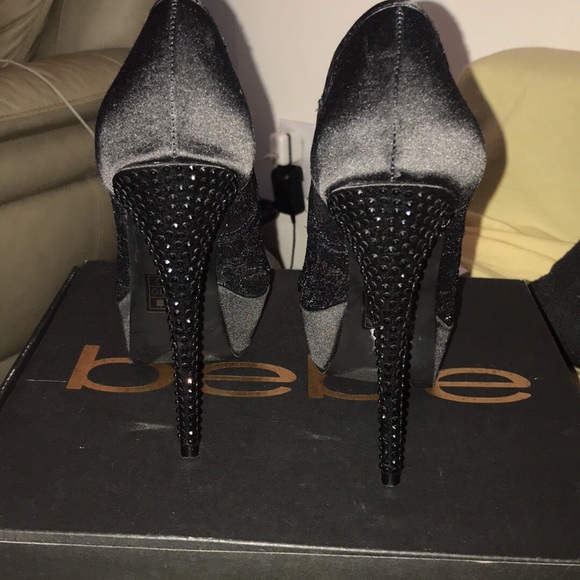 bebe Peep Toe Heels - Black, size 6.5 - Picture 2 of 3